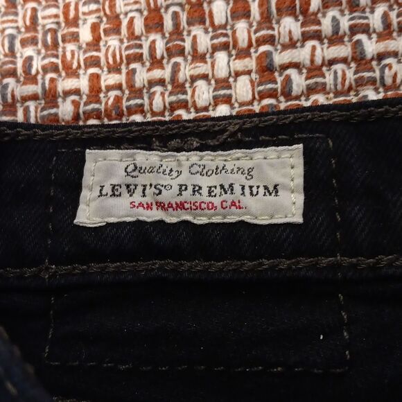 Levi's Wedgie Black Distressed Raw Hem Button Fly Jeans Excellent Condit - Picture 3 of 5